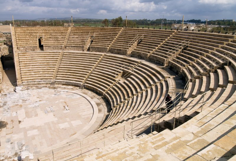 theater-caesaria1.jpg